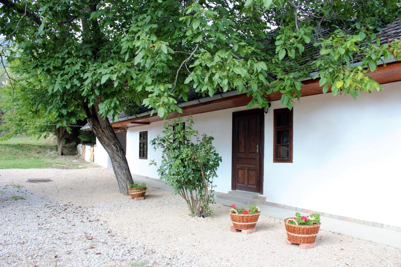 Retro Vendégház Nagyharsány Exterior foto